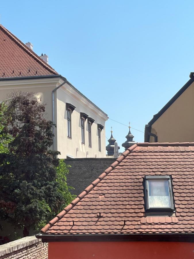 Katalinkert Panzio Bed & Breakfast Gyor Exterior photo