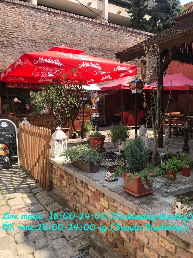 Katalinkert Panzio Bed & Breakfast Gyor Exterior photo