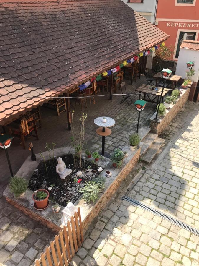 Katalinkert Panzio Bed & Breakfast Gyor Exterior photo