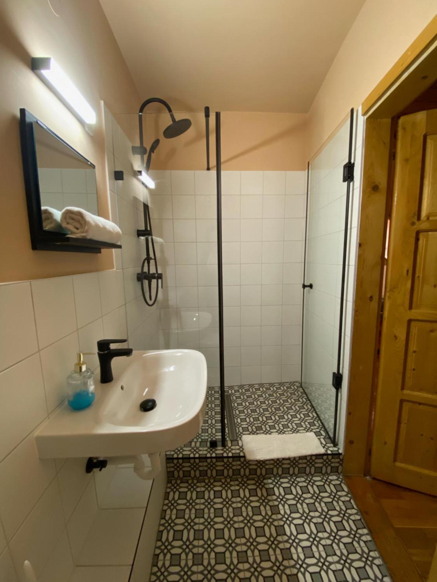 Katalinkert Panzio Bed & Breakfast Gyor Exterior photo