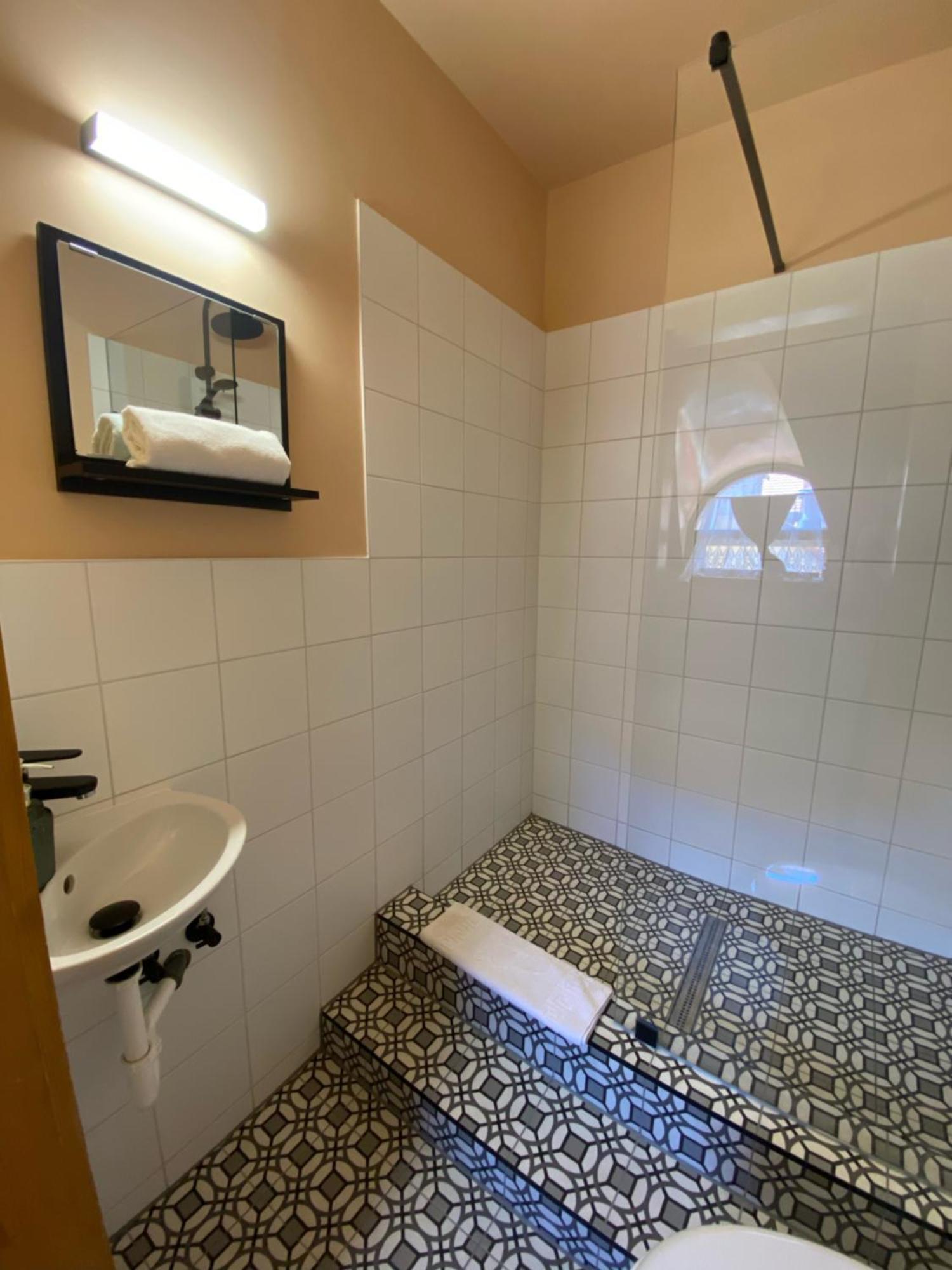 Katalinkert Panzio Bed & Breakfast Gyor Exterior photo