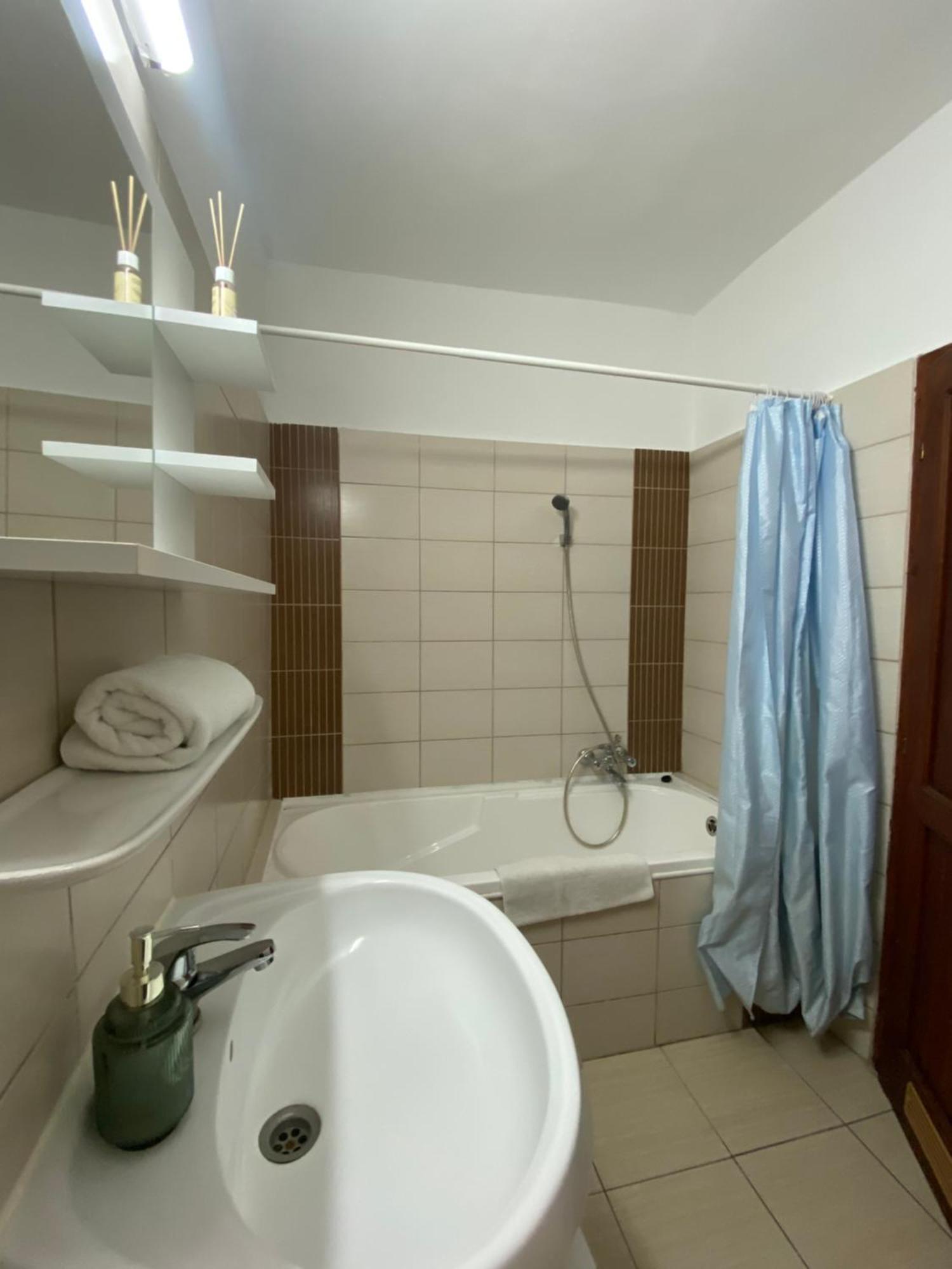 Katalinkert Panzio Bed & Breakfast Gyor Exterior photo