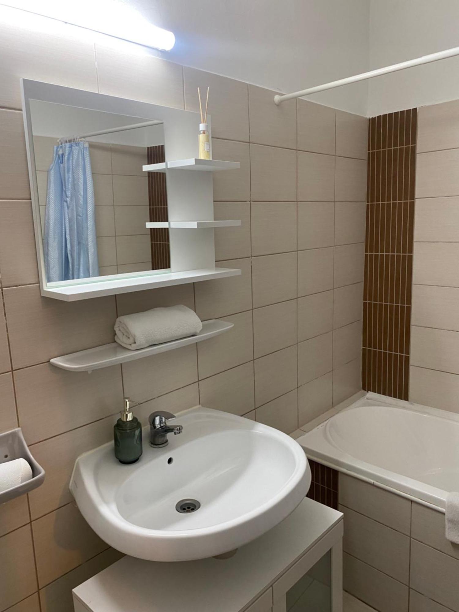 Katalinkert Panzio Bed & Breakfast Gyor Exterior photo