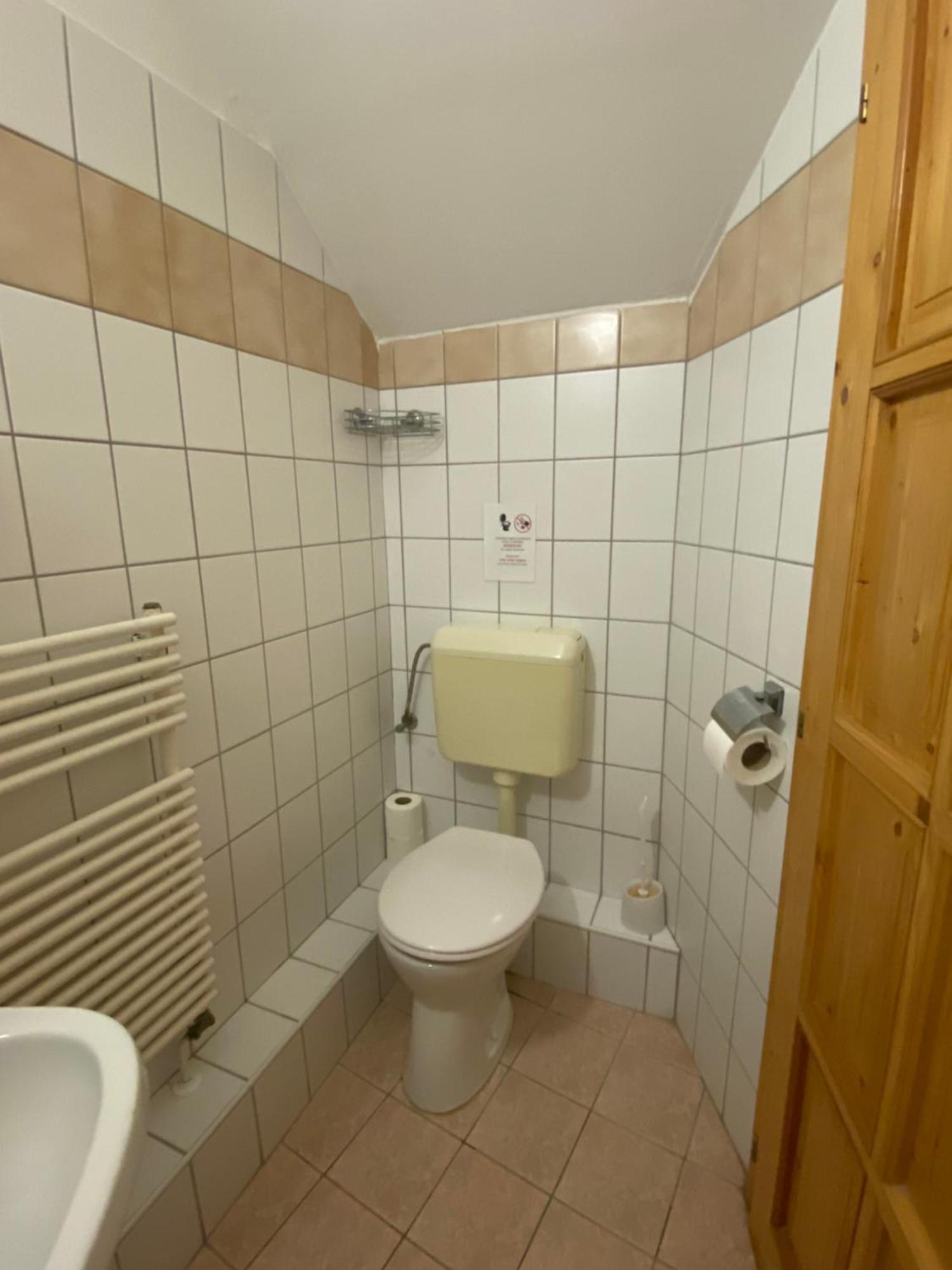Katalinkert Panzio Bed & Breakfast Gyor Exterior photo